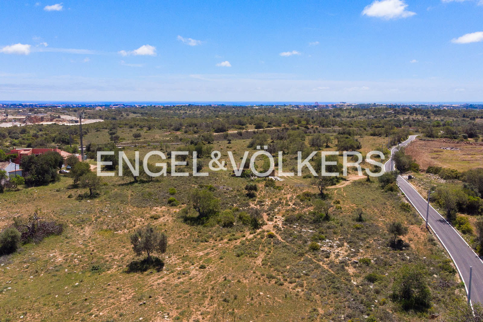 Terreno em Albufeira com 50.260 m2 e vista mar