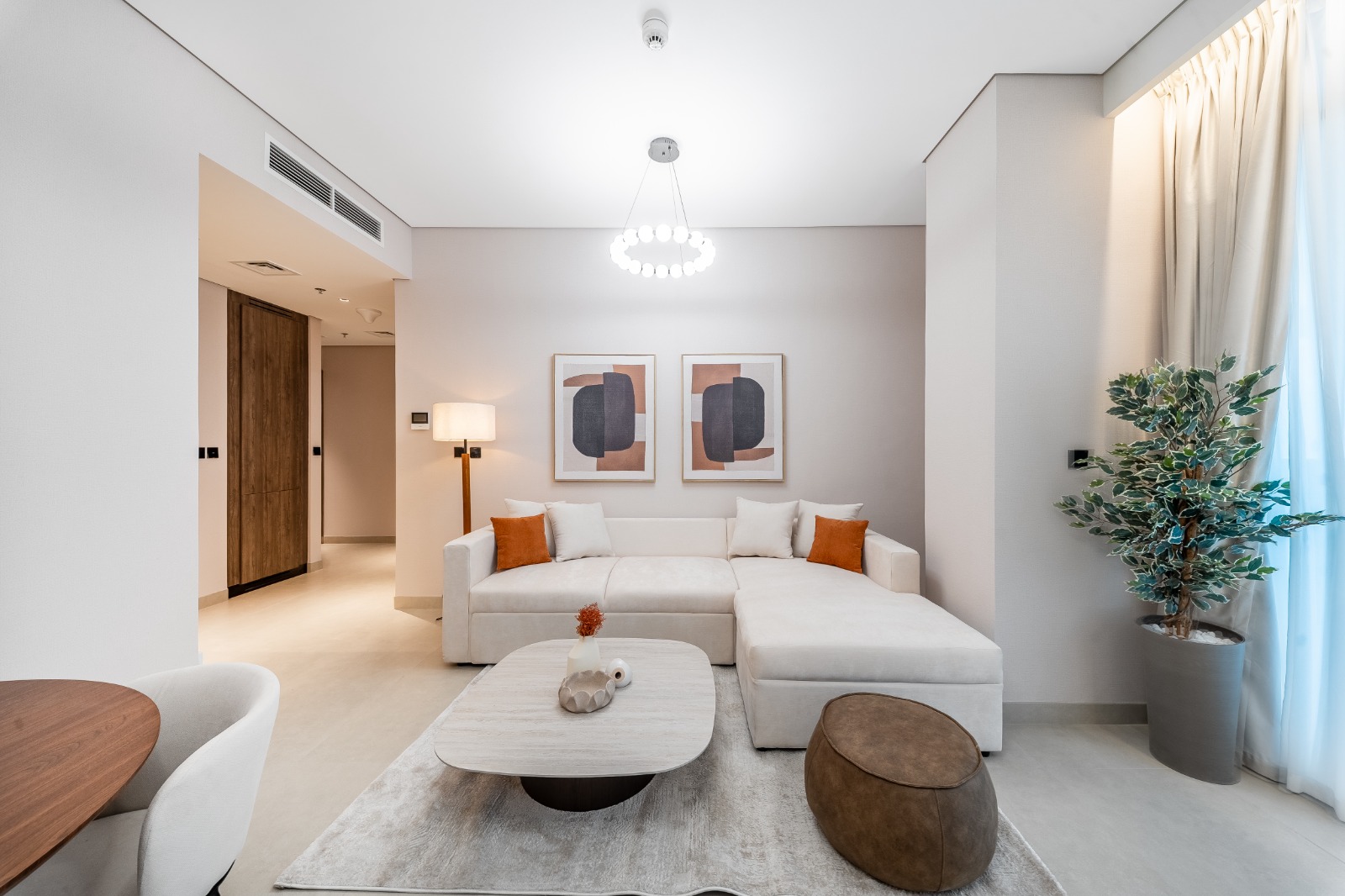 Vacant | Fully Furnished | Mid Floor