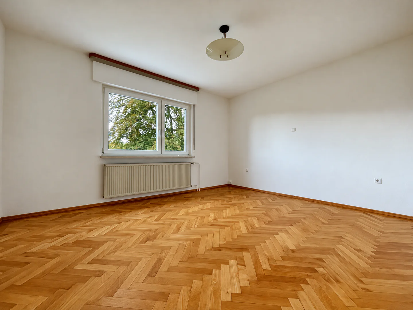 Großzügiges Einfamilienhaus mit Wintergarten, Garten und Garage zu vermieten - Photo 2