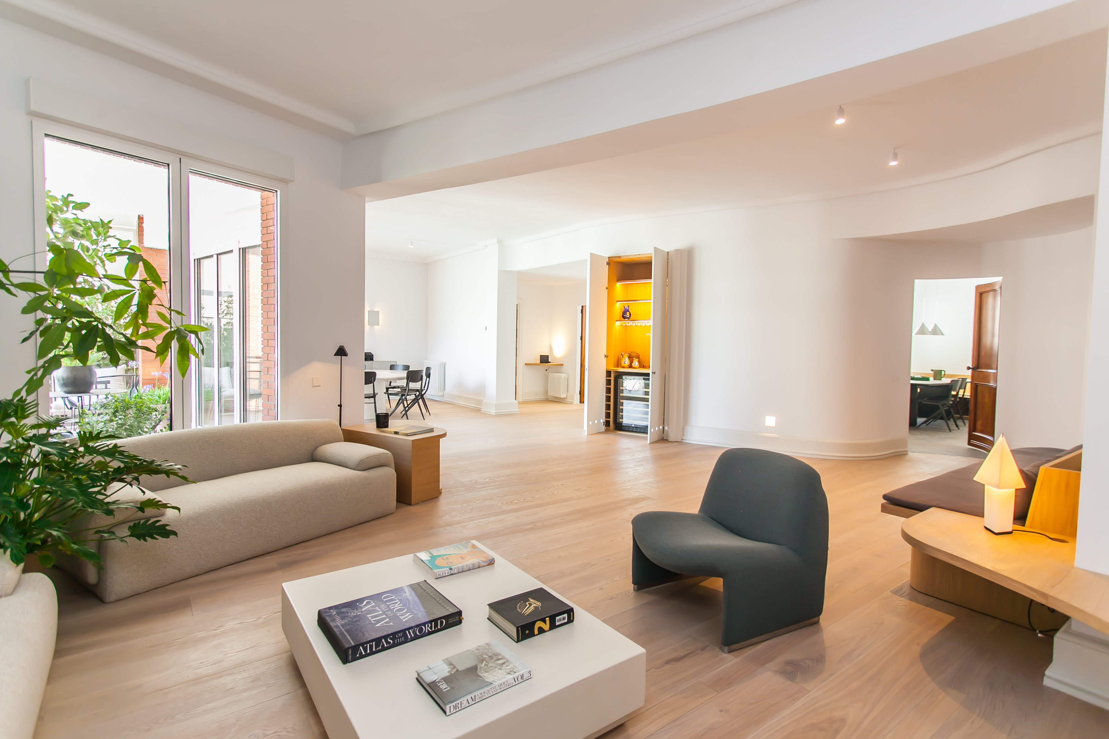 Stately property with terrace, on Núñez de Balboa.