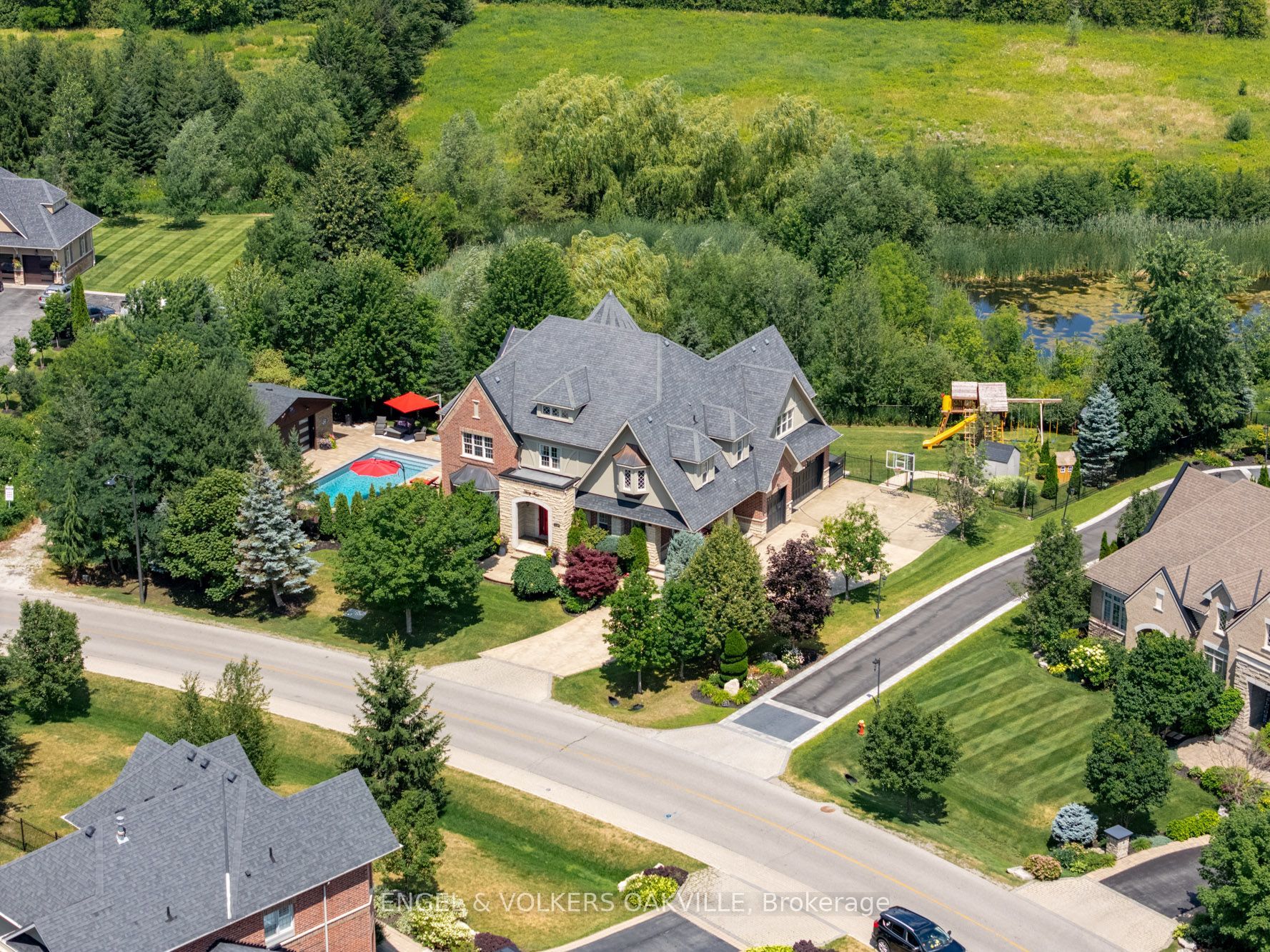 Are You Ready to Embrace Glen Williams Luxury Living?