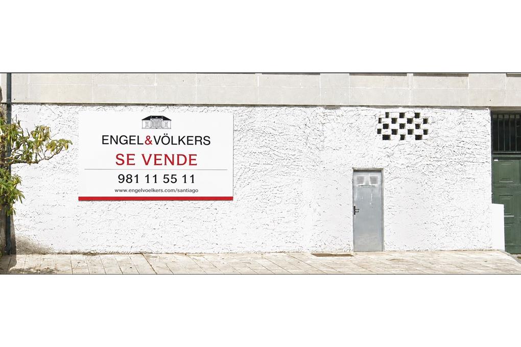 &V vende local de 470 m² en el Paseo de las Carolinas, en Ribeira