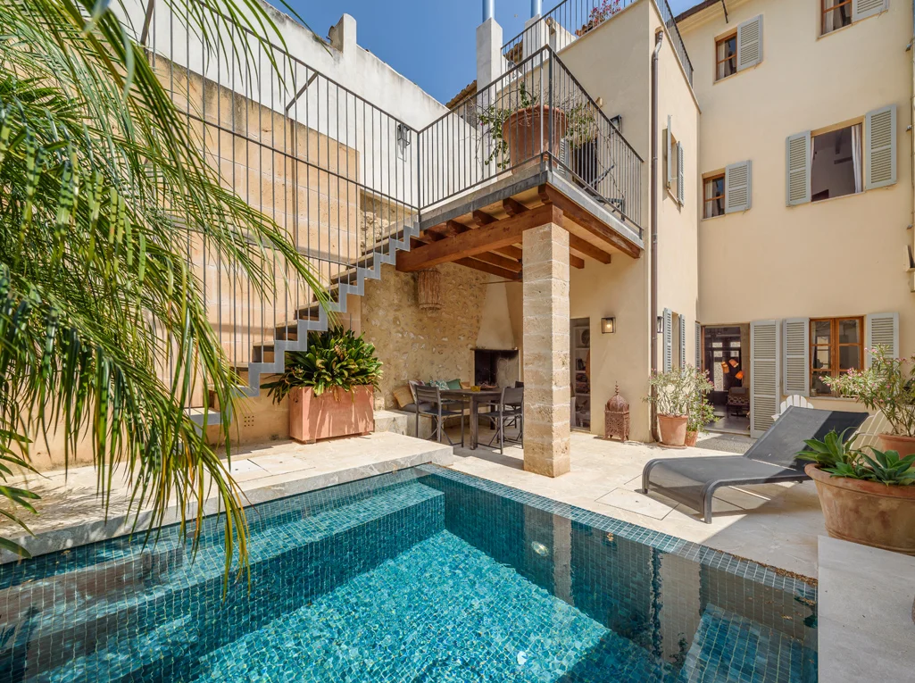 Premium townhouse with large patio and plunge pool