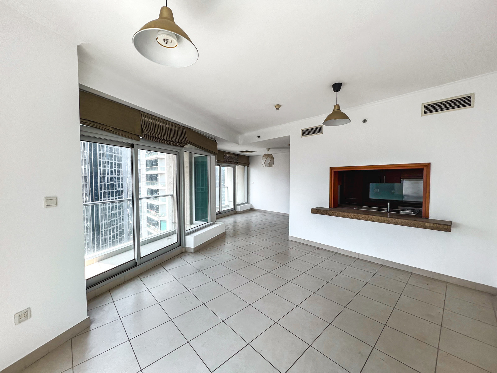 Unfurnished | High Floor | Skyline Views