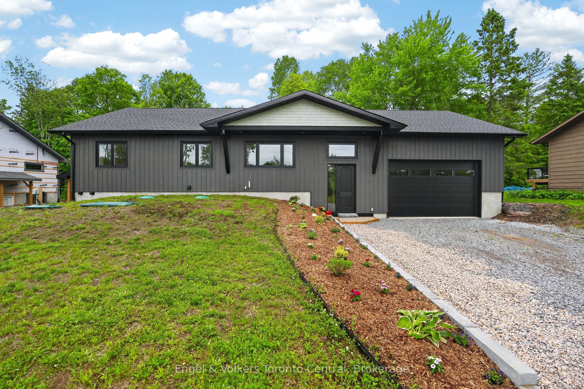 Refined Muskoka Living In The Village Of Rosseau