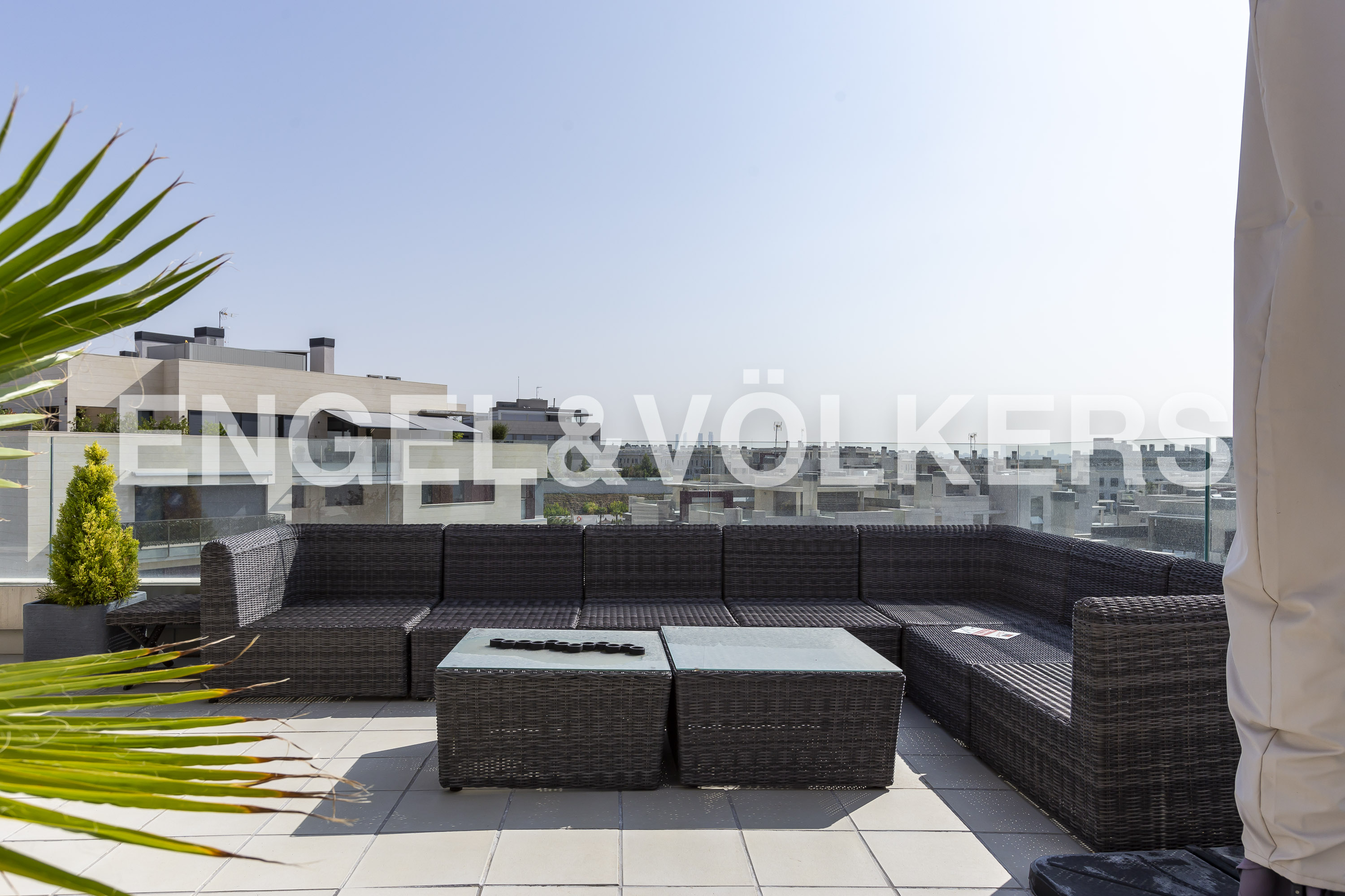 Spectacular duplex penthouse with wraparound terrace and panoramic views with 5 bedrooms in Aravaca for rent