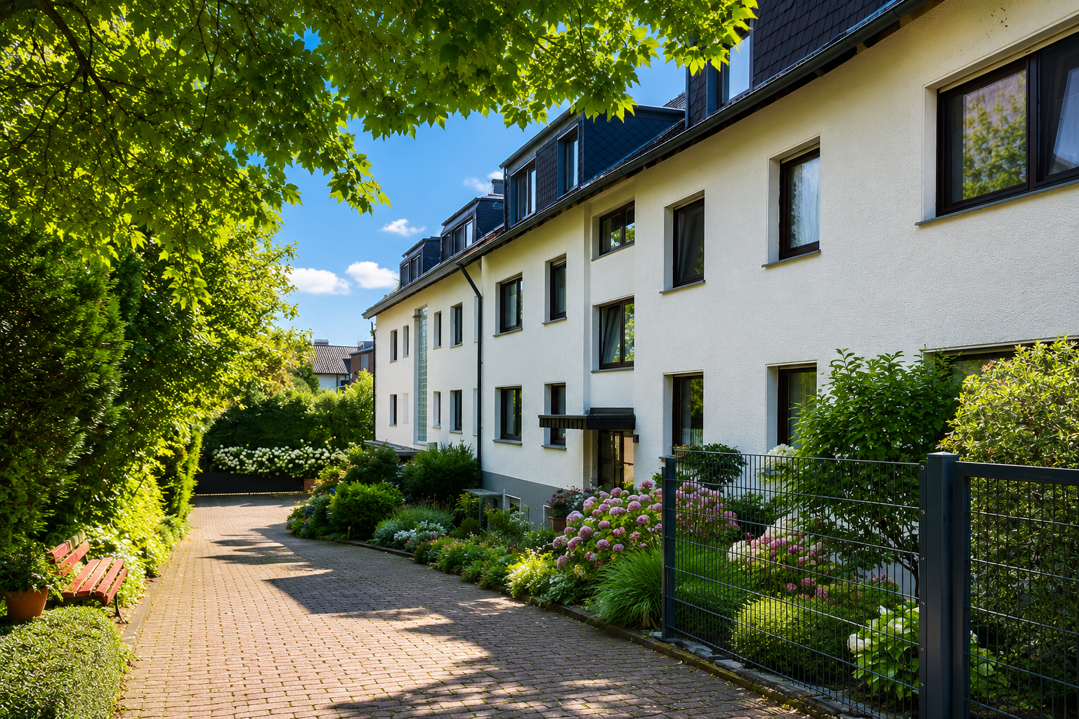 Stilvolle Eigentumswohnung mit Loggia, Gartenzugang und Blick zur Burg Blankenstein – fußläufig zum Kemnader See