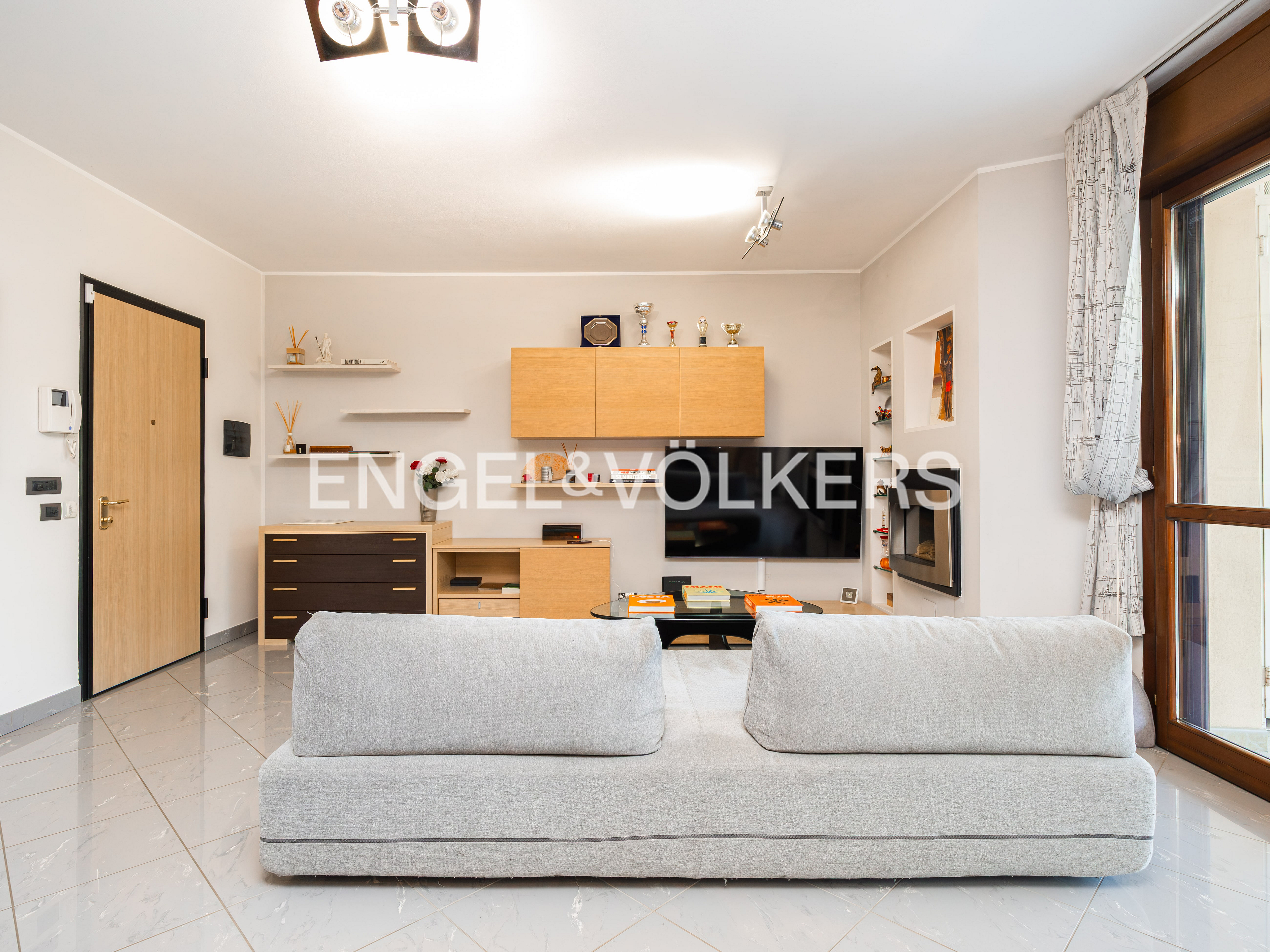 Four-room apartment with terrace in an upscale, green setting