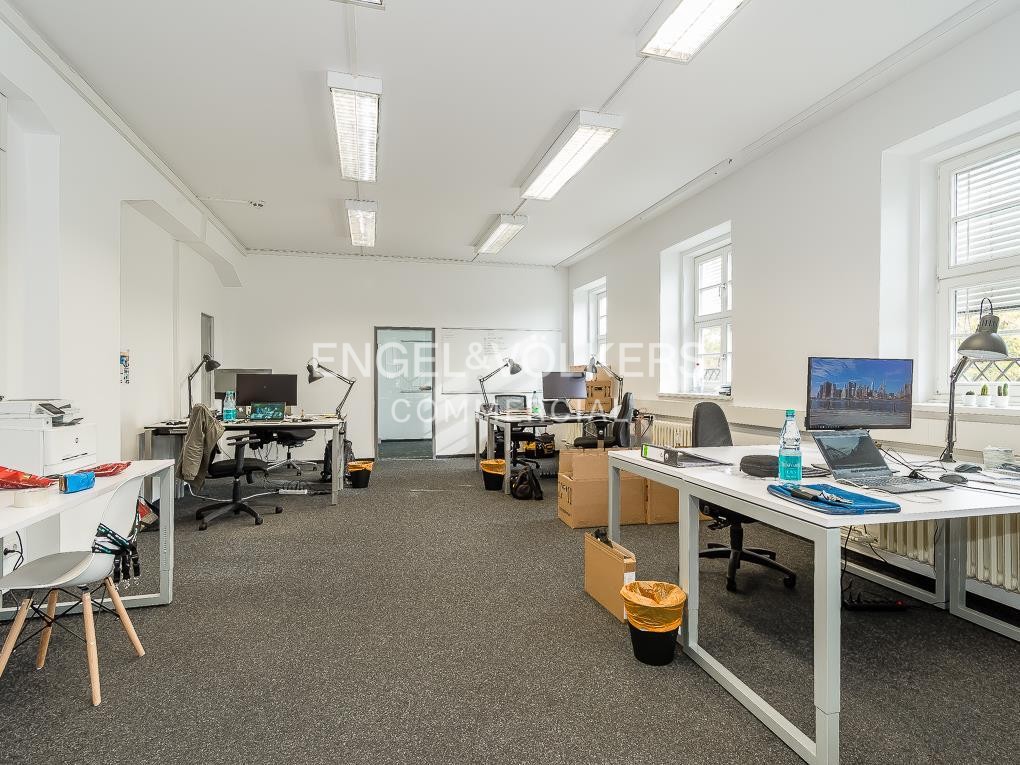 Charakteristischer Altbau sucht Mieter