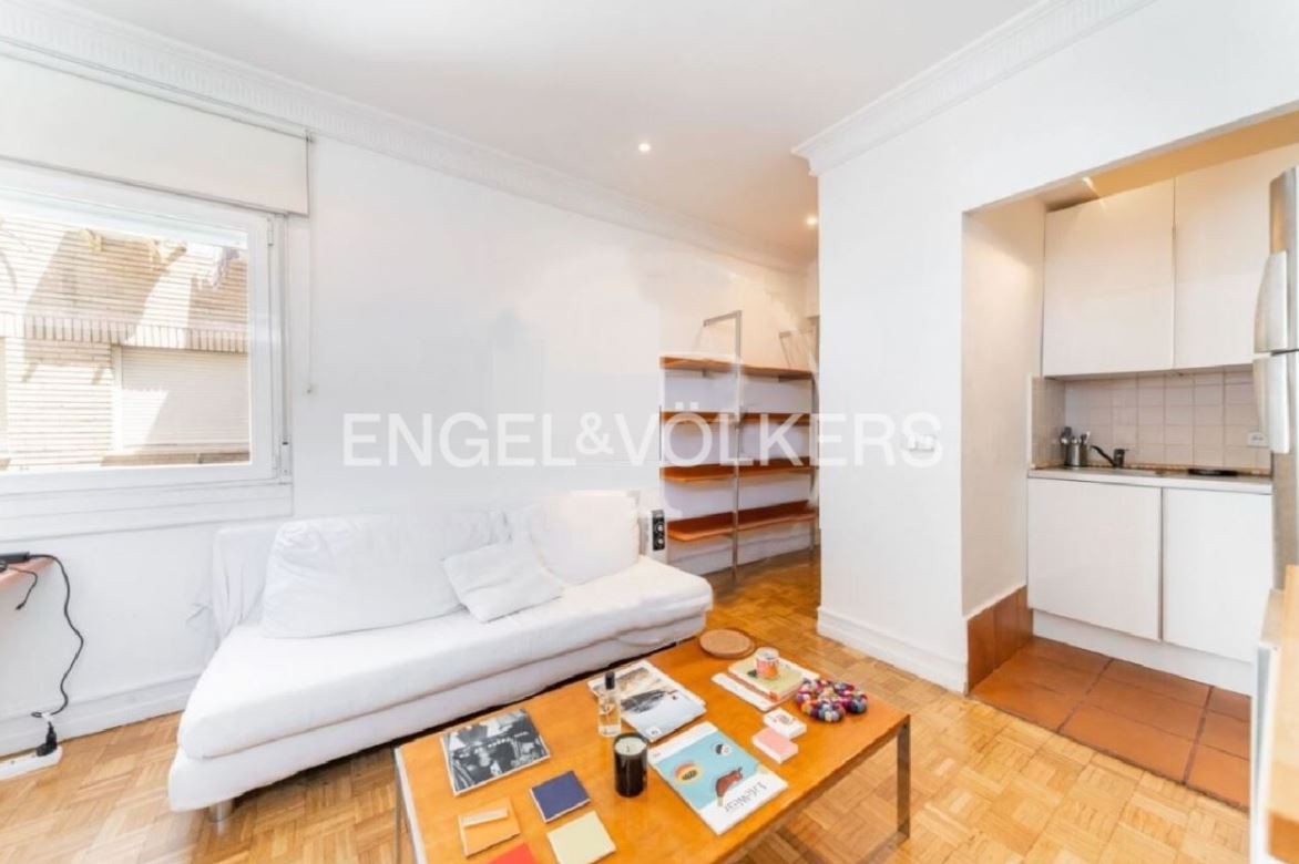 Cozy and quiet furnished studio in Ayala Street