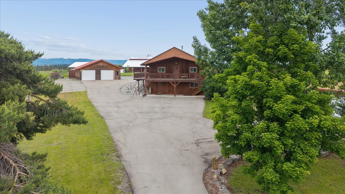 Montana Living: Beautiful Home, Views, And Storage