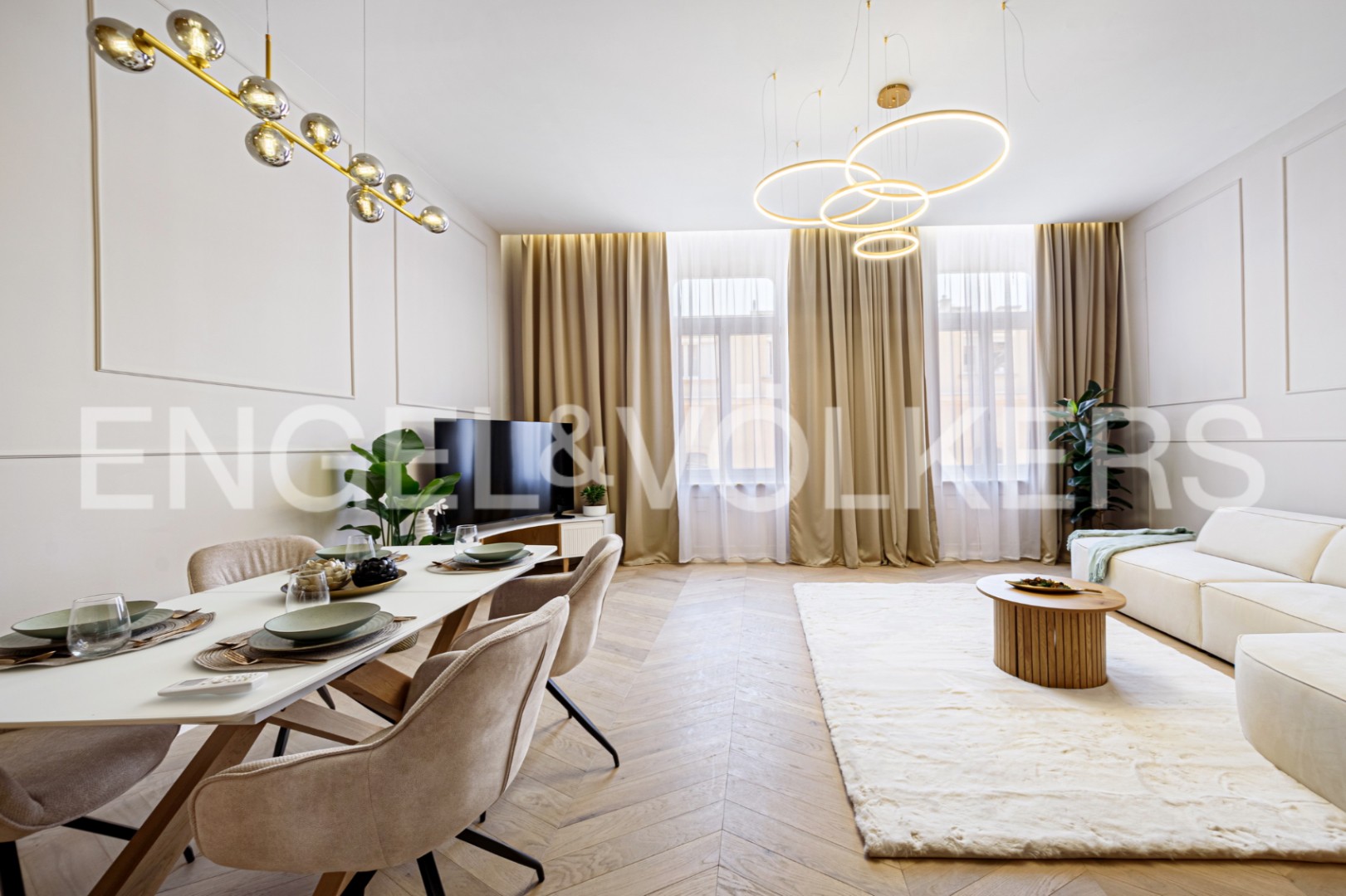 Timeless elegance and downtown luxury next to St. Stephen's Basilica