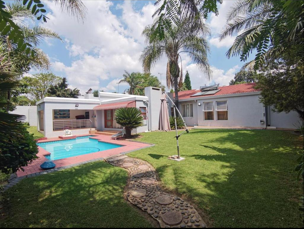 Spacious 3 Bedroom 4 Bathroom For Rental