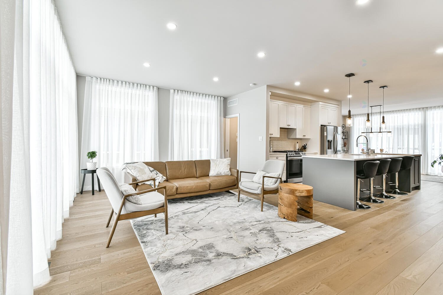 Magnificent townhouse backing onto le Géant golf course