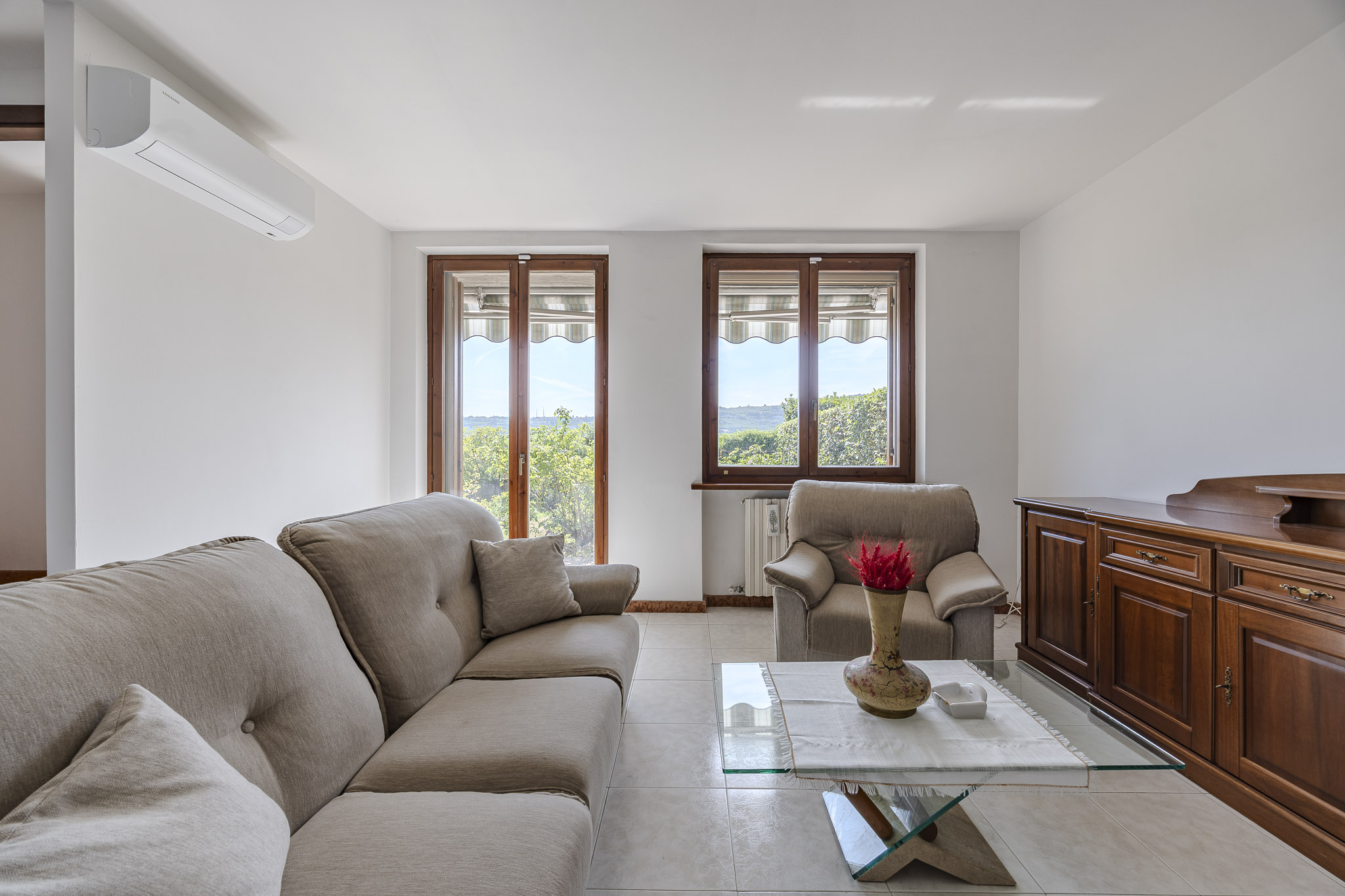 Terraced house with large private garden and open view