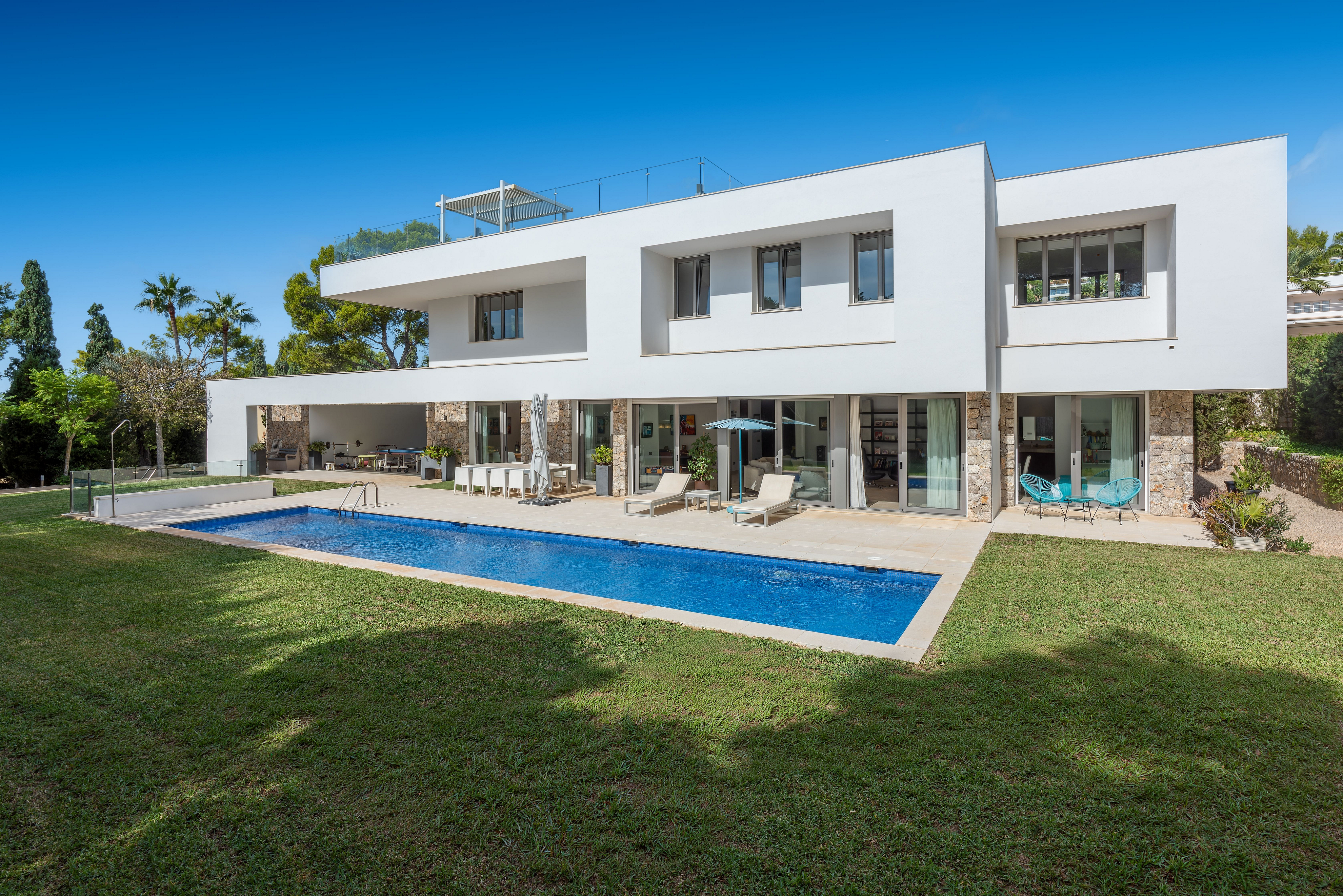 Modern family villa on a spacious double plot in Nova Santa Ponsa