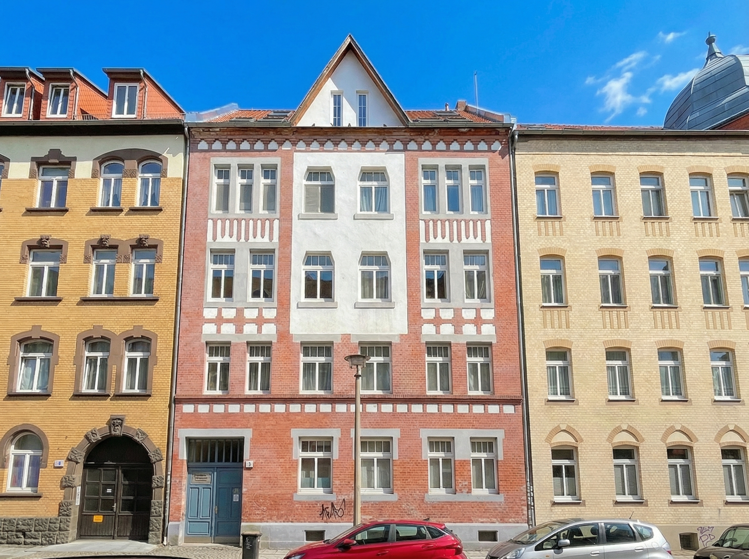 Lukratives Wohnungspaket mit Faktor 16 !! Drei möblierte Stadtwohnungen mit Balkonen, Aufzug und Stellplatz!