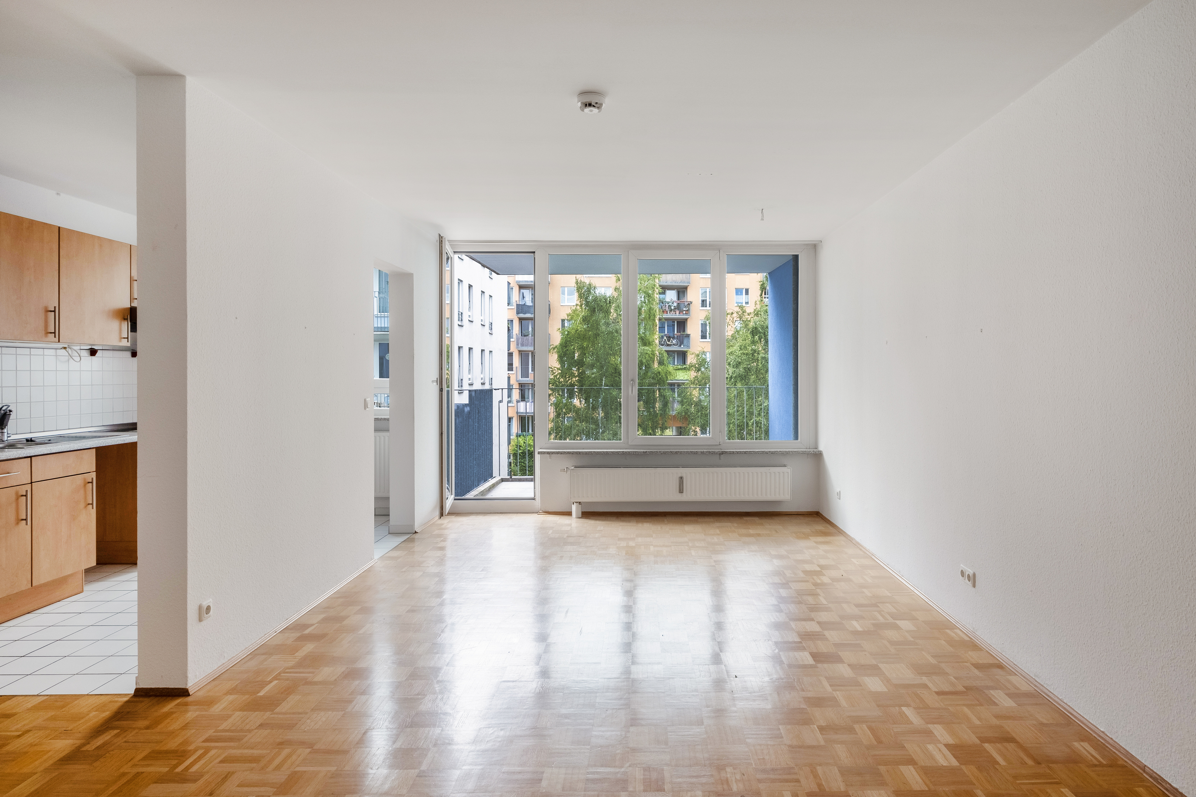 Mitten in Berlin: Ruhige Stadtoase mit Loggia und Tiefgaragenstellplatz