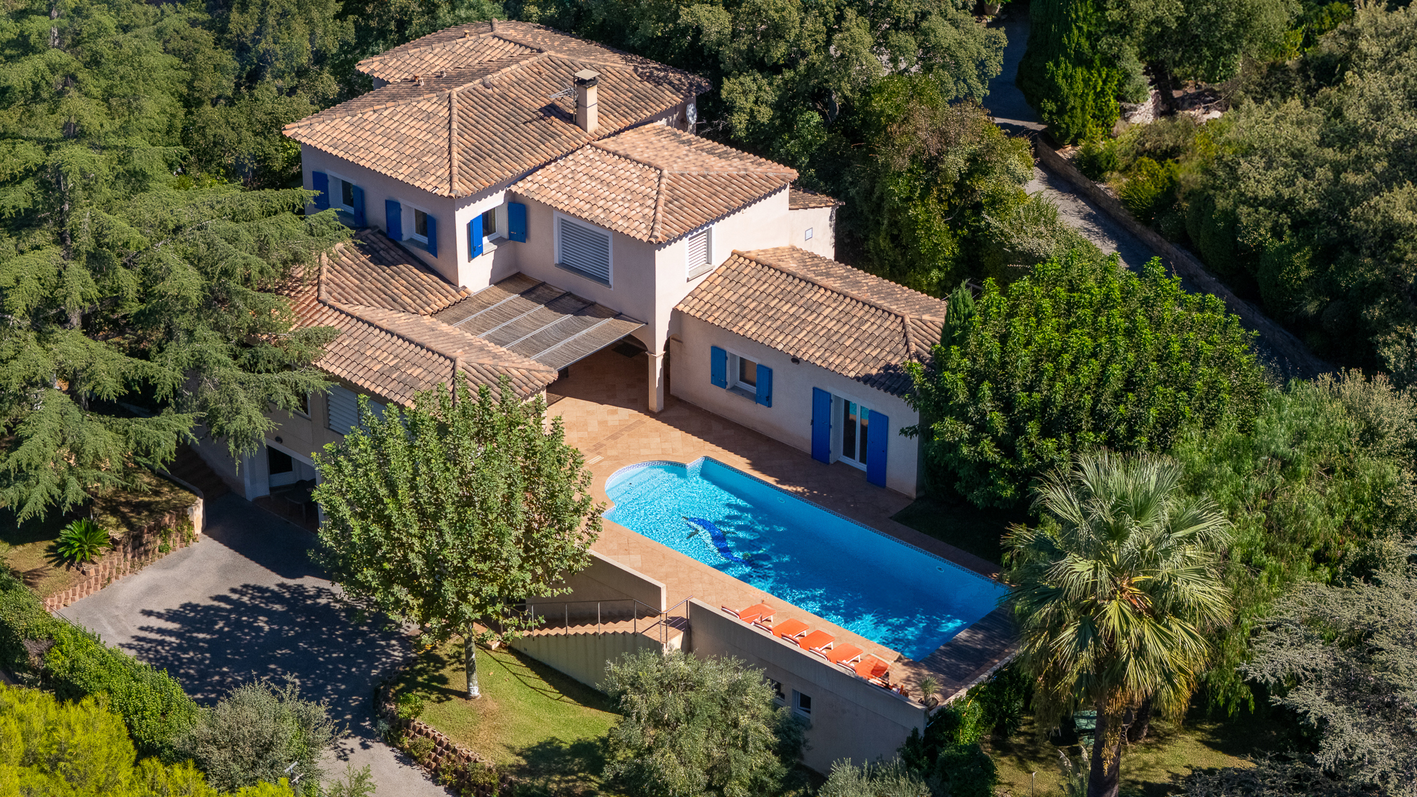 Sainte-Maxime – Luxury villa in a quiet setting, 400 metres from the port