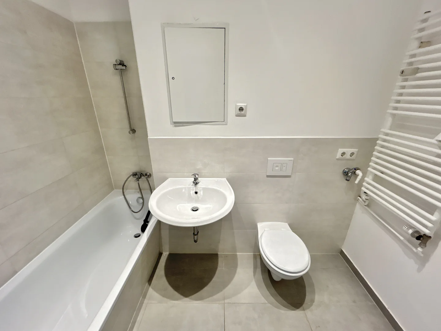 Wunderschöne 4 - Raumwohnung in Top Lage mit Einbauküche und Balkon - Photo 5