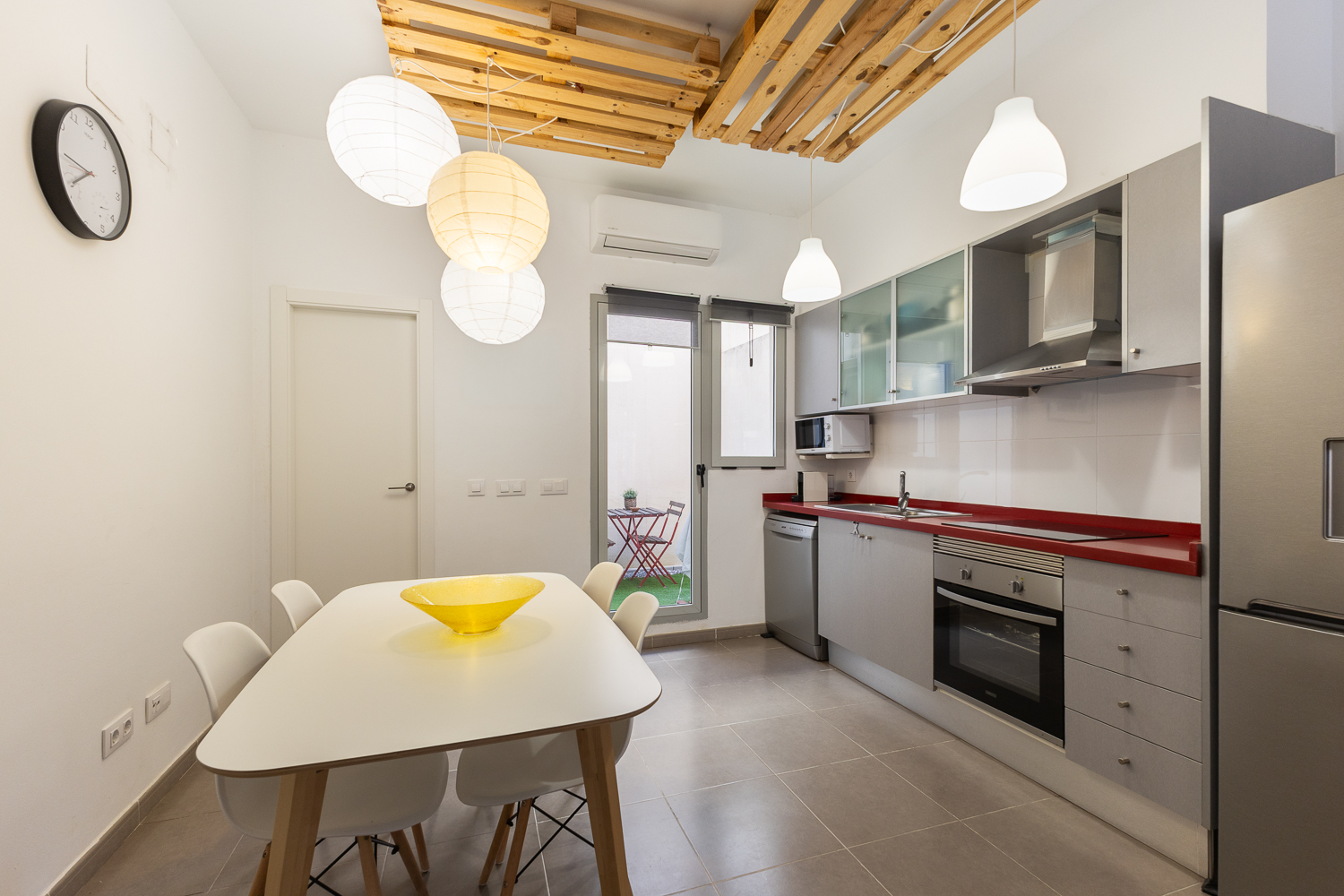 Semi-detached house in the centre of Bétera with a loft and terrace, Valencia