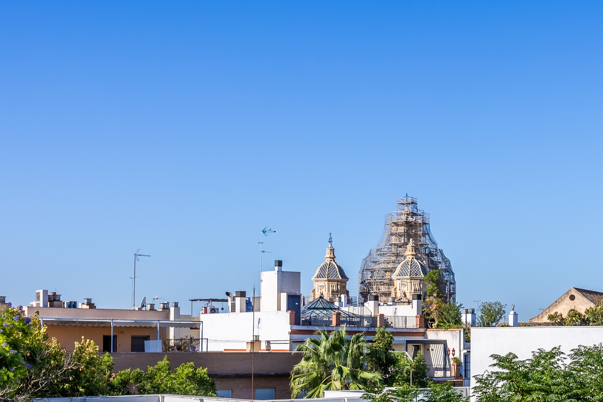 Discover this gem in San Julián with private parking and storage room