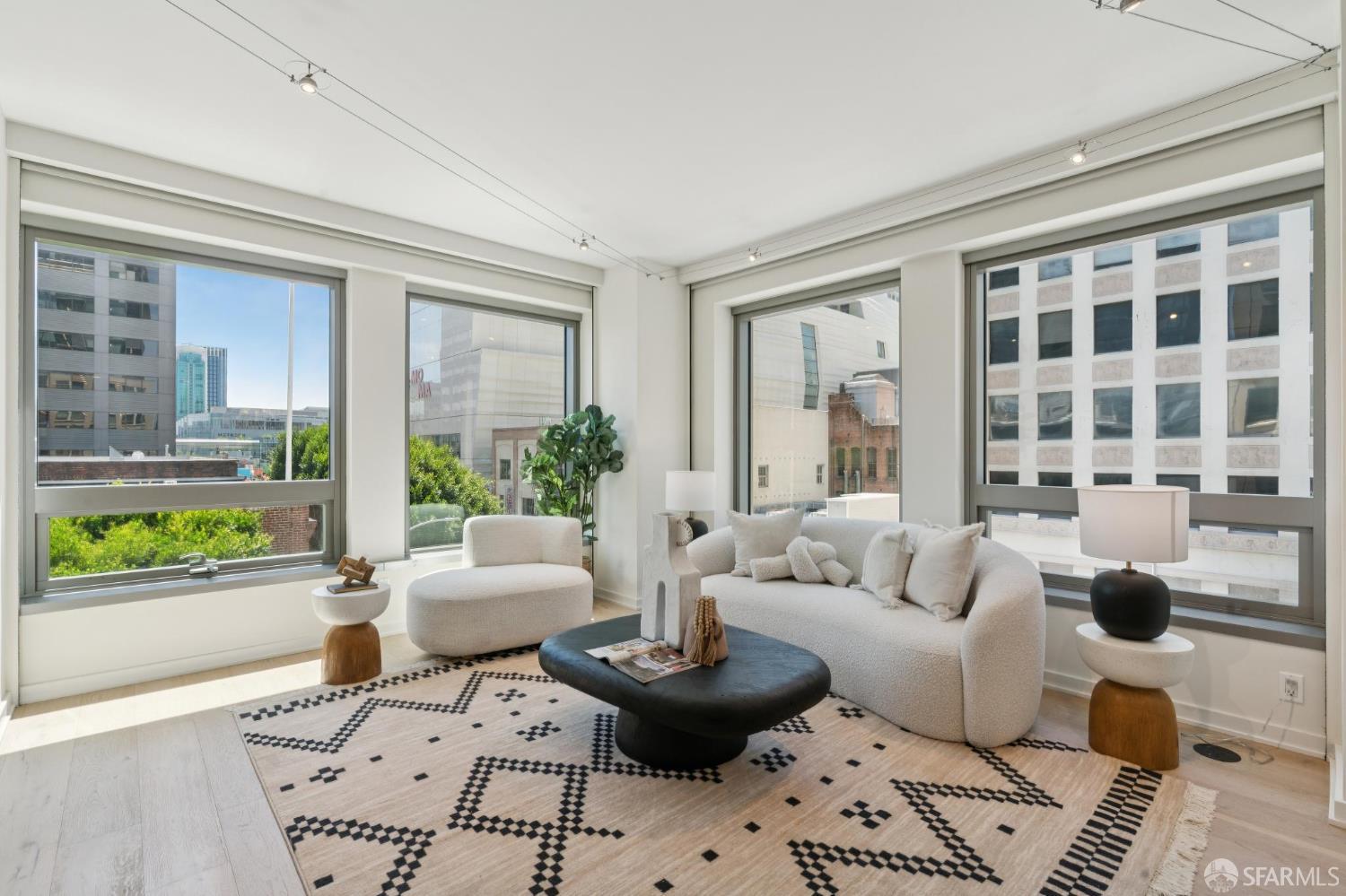 Sophisticated High-Rise Living at One Hawthorne