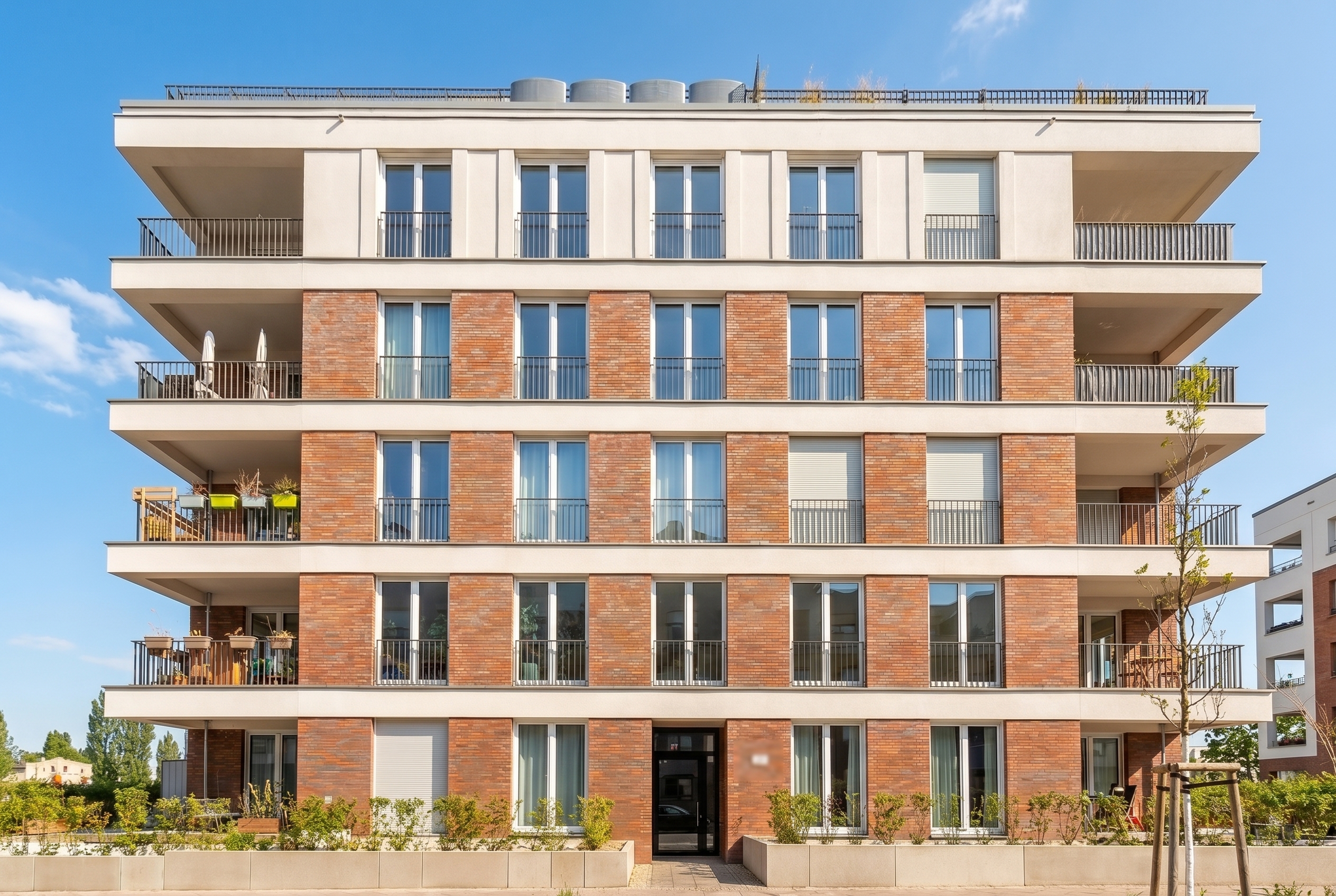 Stilvolle Neubauwohnung mit Südbalkon und Tiefgarage in Karlshorst