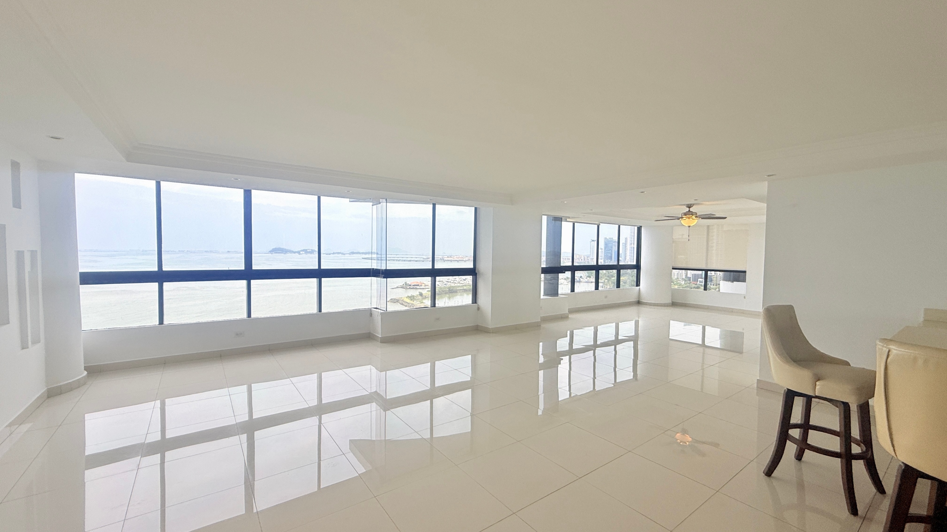 Renovated Apartment with Panoramic Views | Avenida Balboa