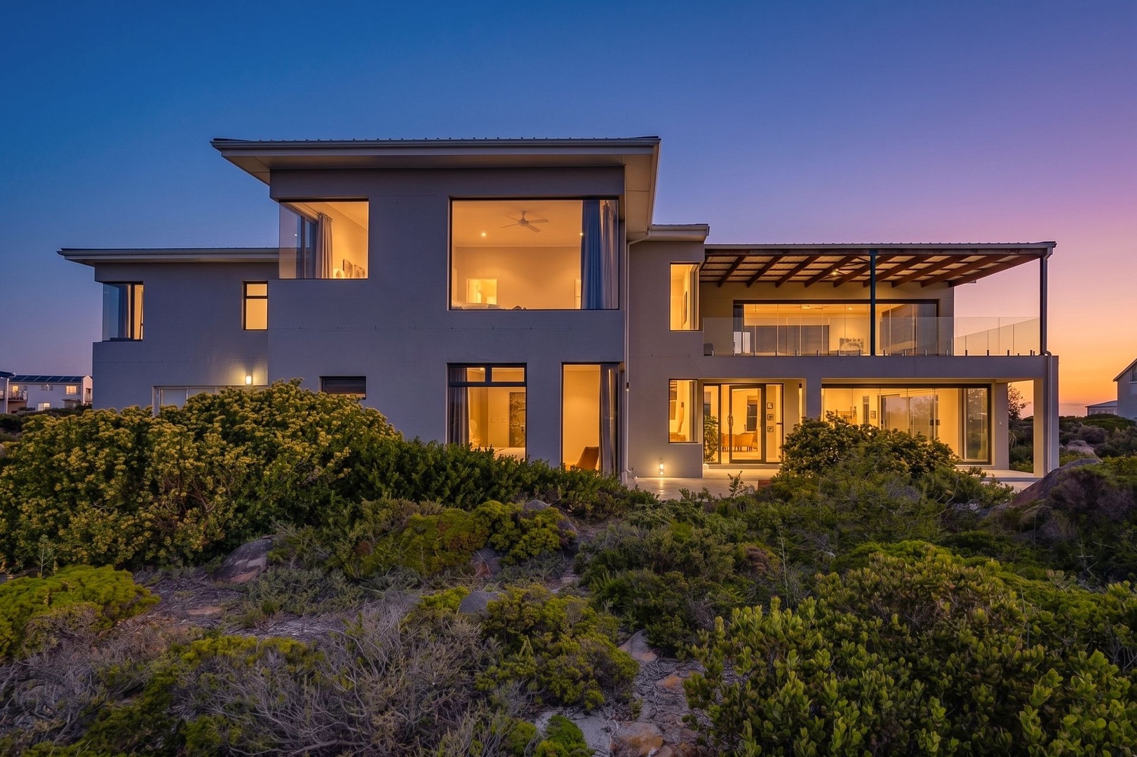 Refined Coastal Living -Panoramic mountain and ocean views across False Bay