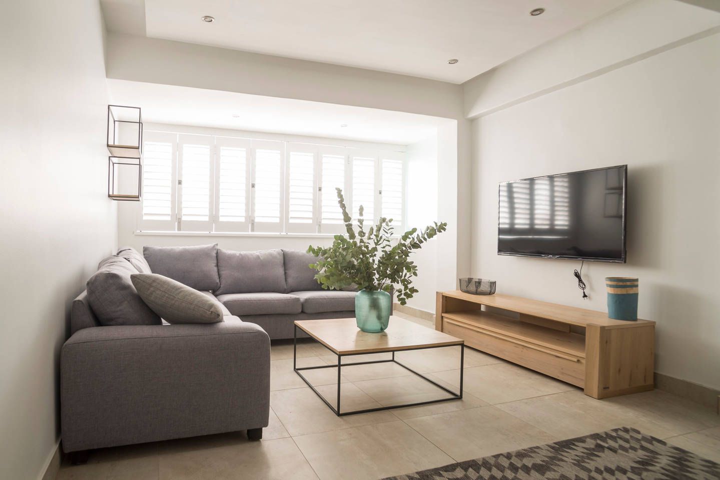 Modern, fully furnished two-bedroom apartment on Sea Point’s Beach Road