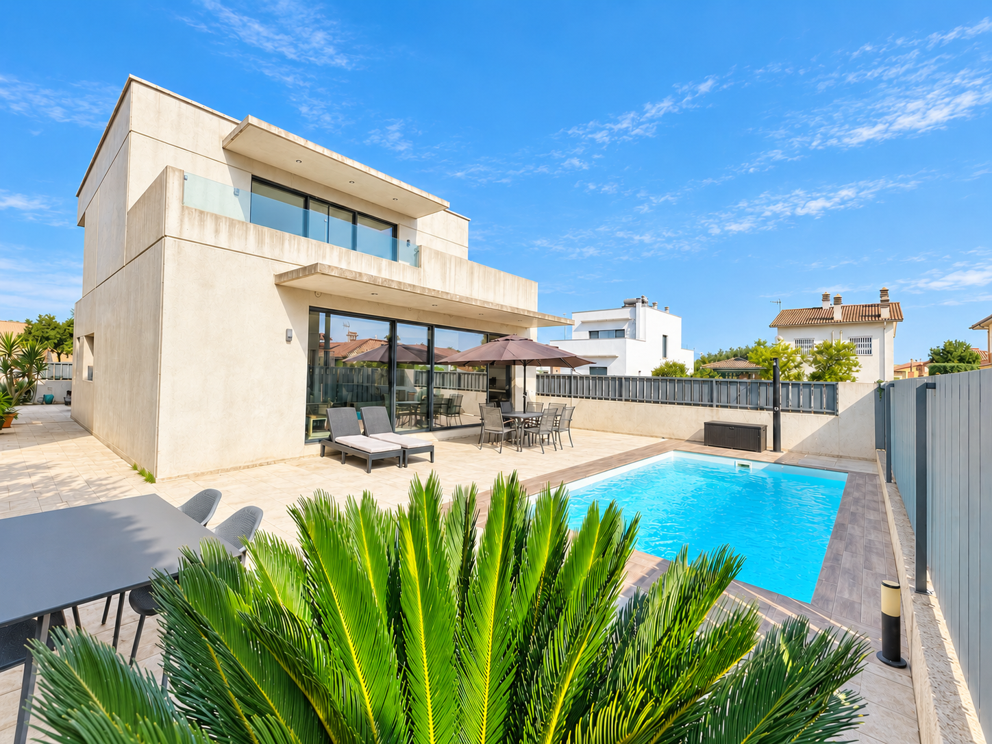 Elegant chalet with private pool in Melianta: contemporary design, terrace, and double garage, near Banyoles.