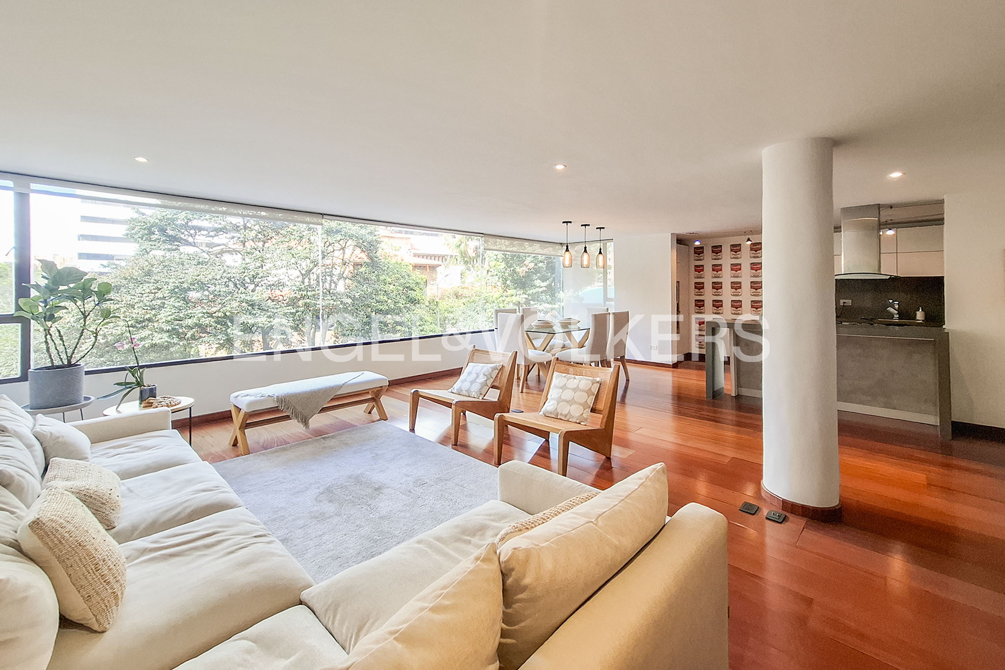 Apartamento remodelado para arriendo en Chicó Reservado