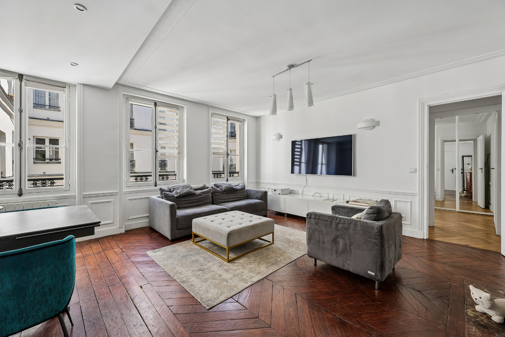 Haussmann-Stil-Wohnung in hoher Etage