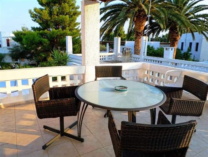 Elegantes Apartment mit 2 Schlafzimmern in Porto Hydra
