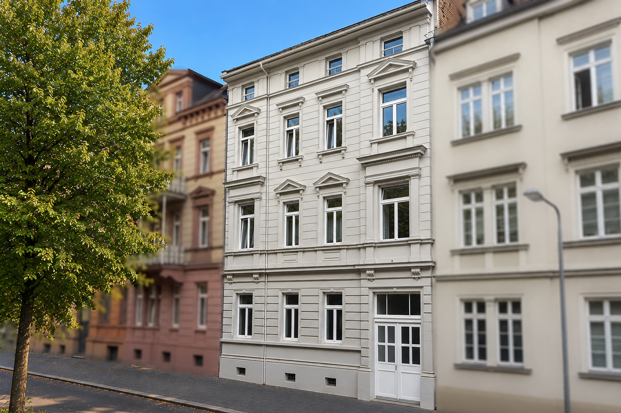 Schöne und helle Dachgeschosswohnung im Zentrum Wiesbadens