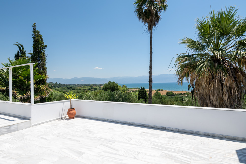 Exclusive 185 sq.m. maisonette with panoramic sea views & private olive grove in Petalidi , Messinia
