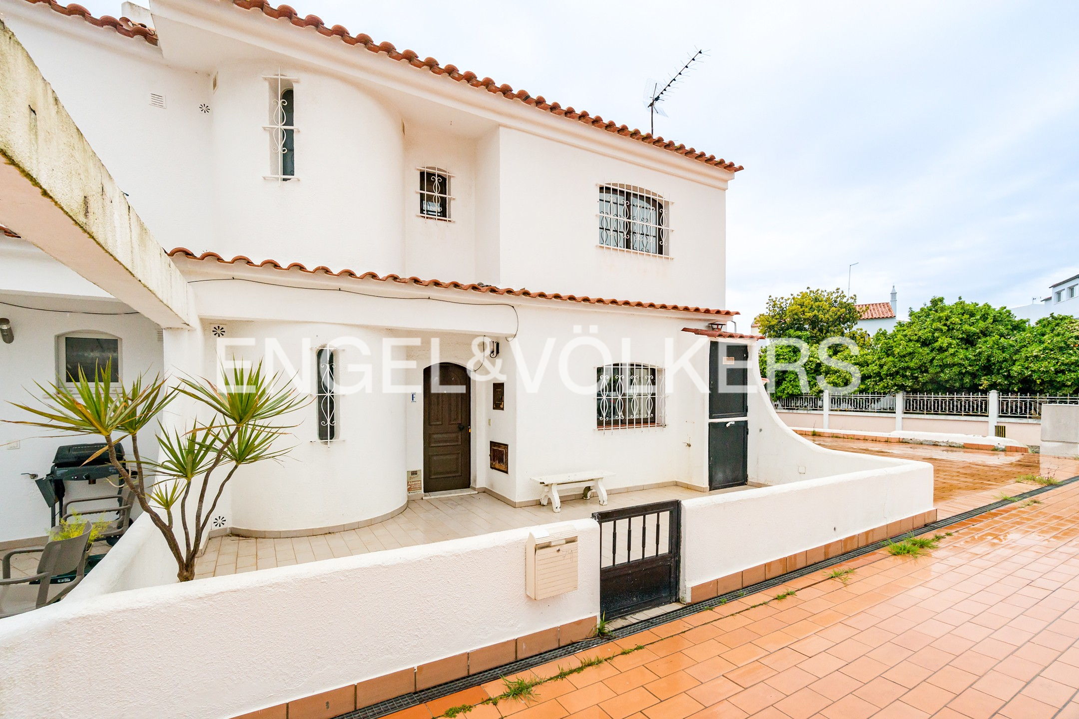 Semi-detached villa in a peaceful area of Loulé