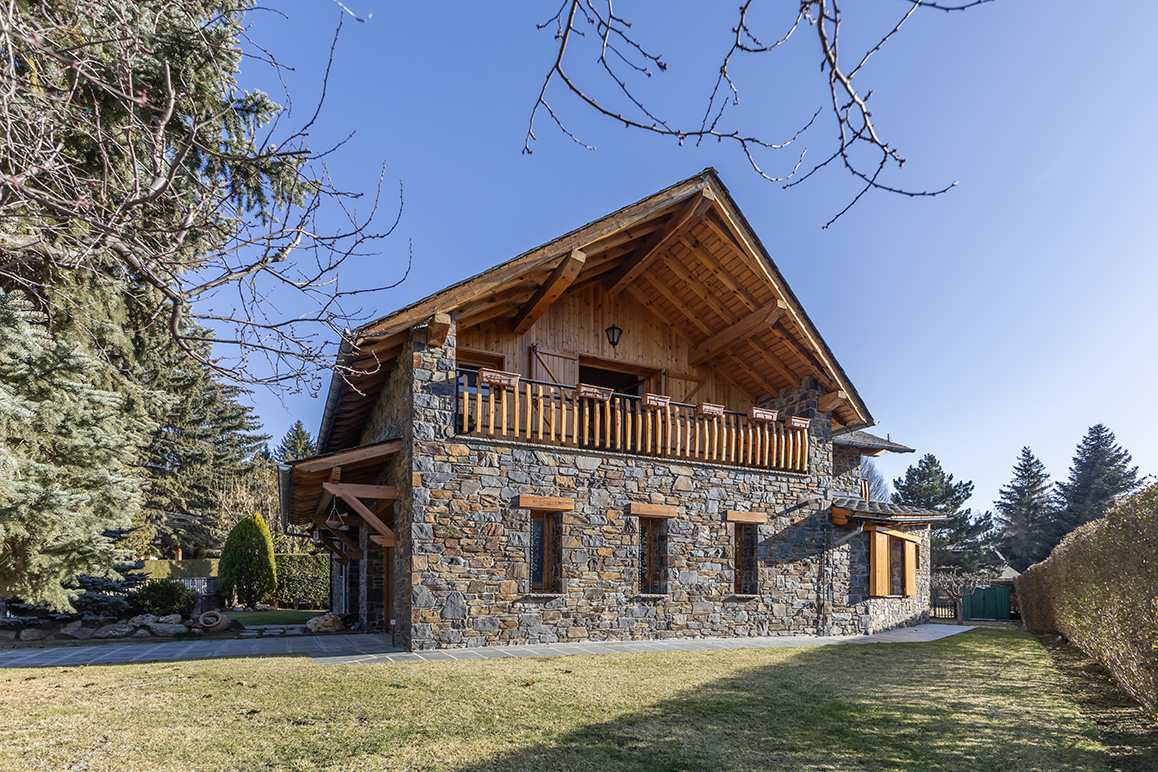 House in Llivia Park