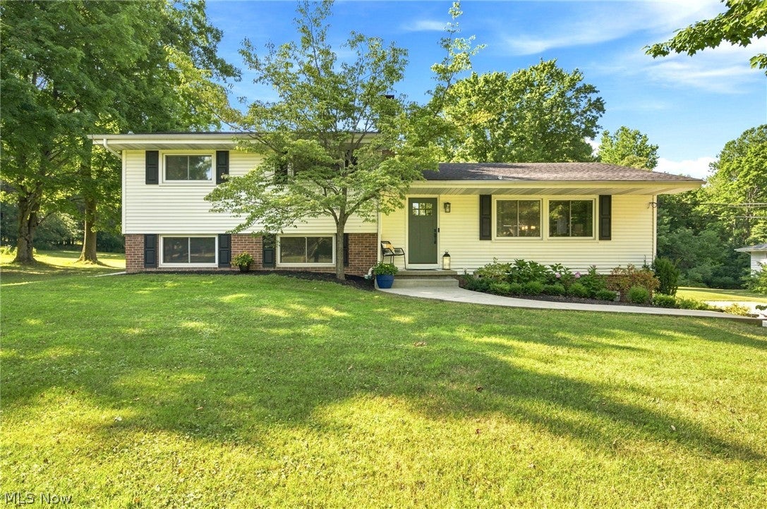 Move-In Ready on 1.6 Scenic Acres