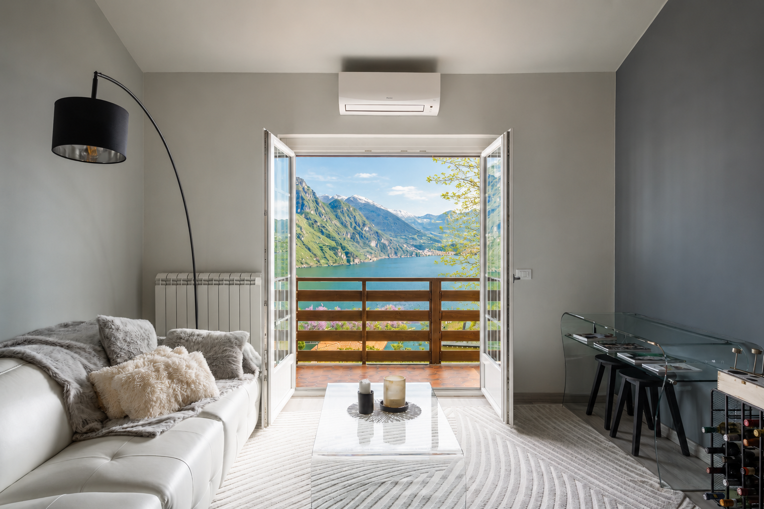 Elegante 3-Zimmer-Wohnung mit Garten und Seeblick in Riva di Solto