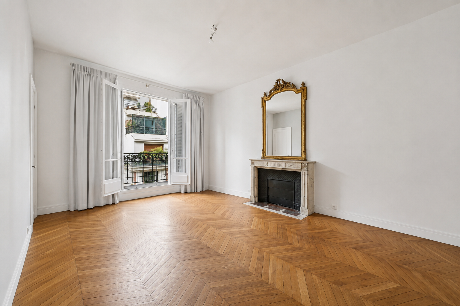 Elegant family reception apartment – La Muette