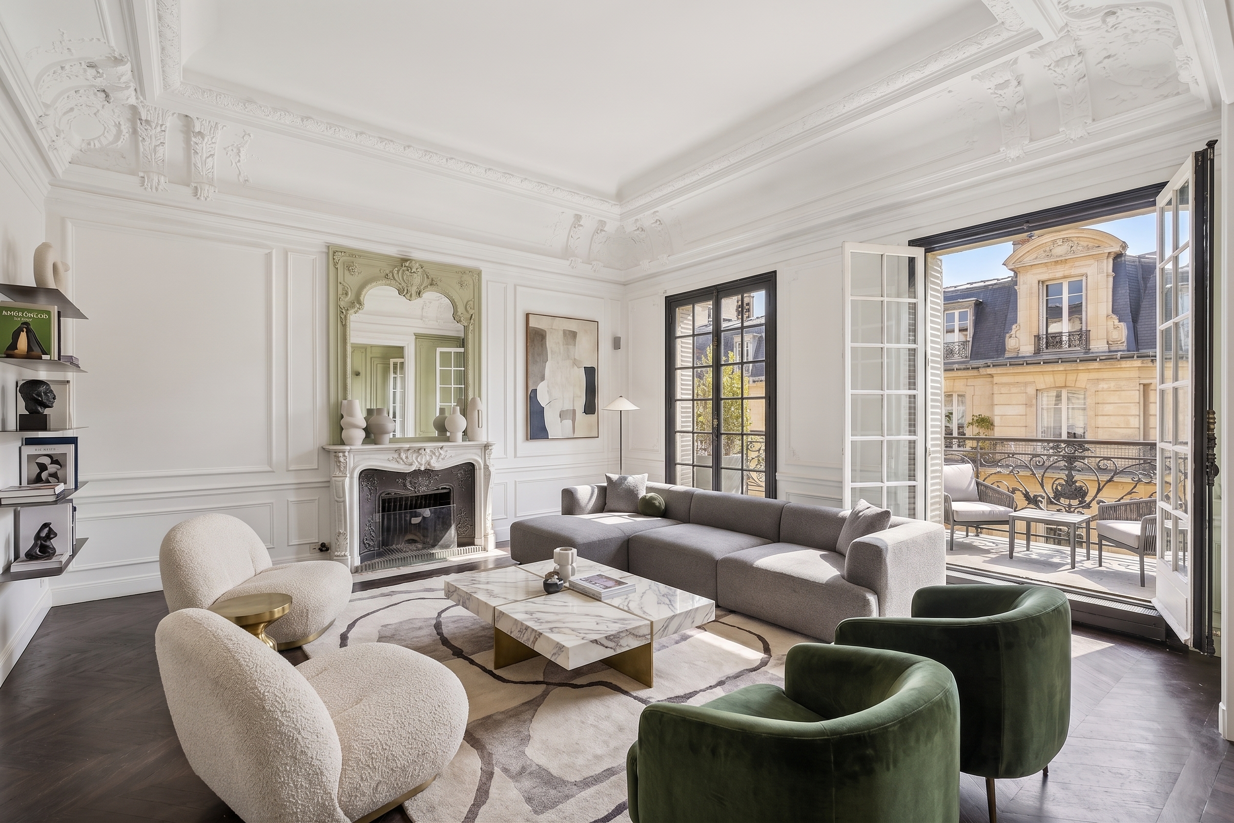 Exceptional family apartment on the top floor with balcony-terrace – Ternes / Etoile