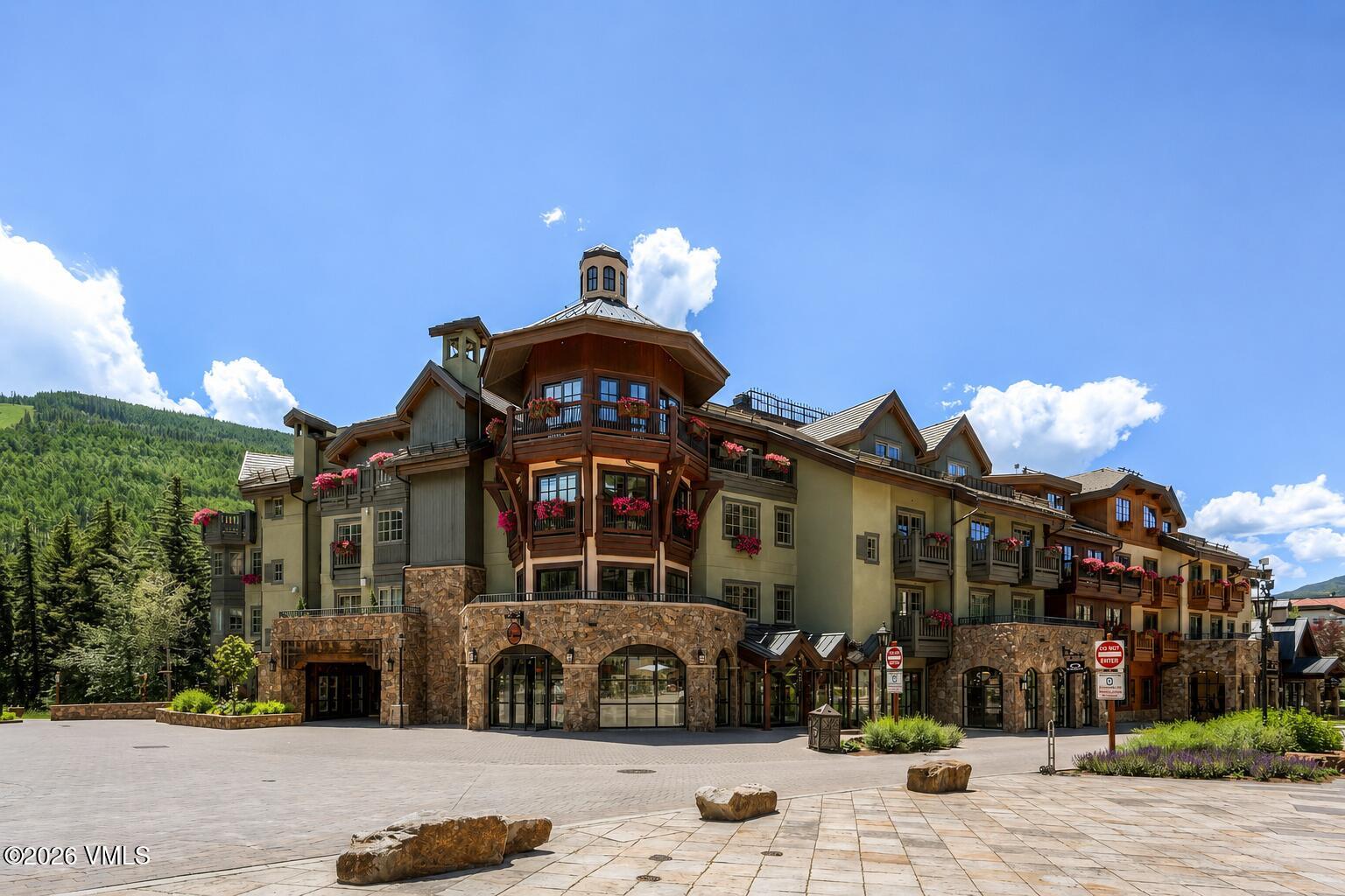Vail Village Luxury Creekfront Condo