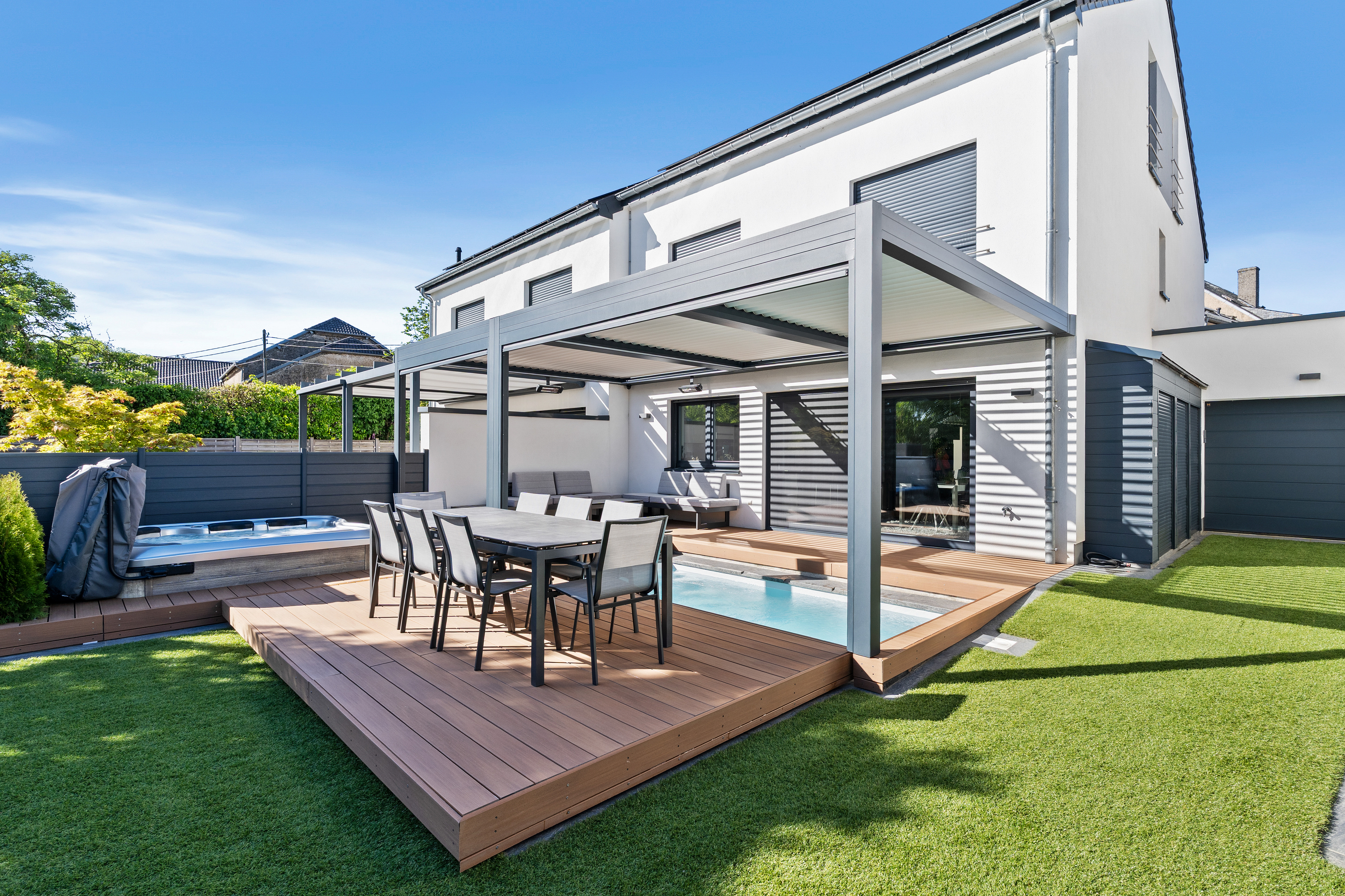 Maison contemporaine avec espace wellness et prestations haut de gamme à Welfrange