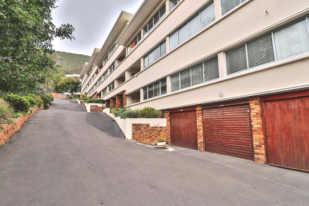 Renovated 2 bedroom with parking to rent
