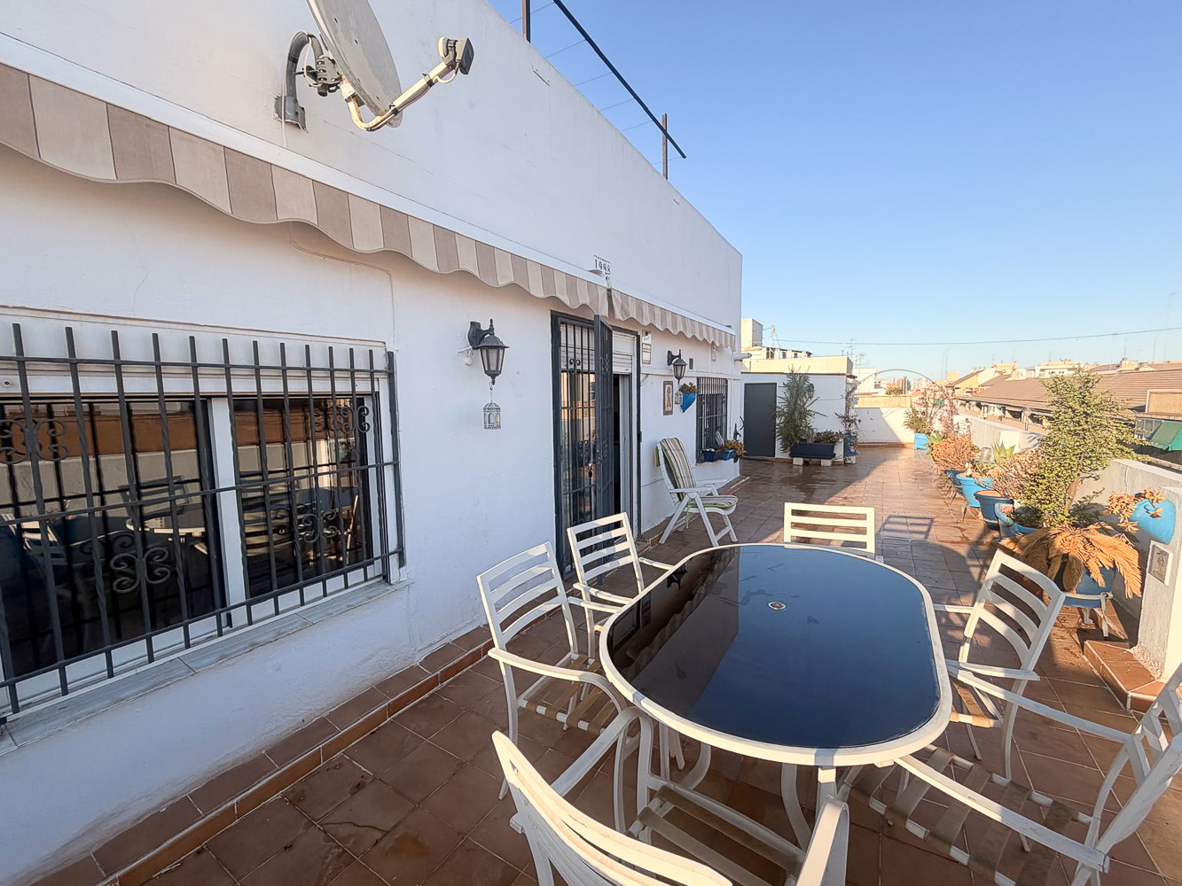 Magnificent penthouse with terrace for short stays in Torrefiel