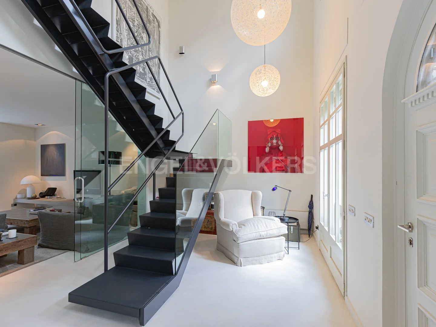 CONTEMPORARY DESIGN HOUSE IN EXCLUSIVE PASSAGEWAY