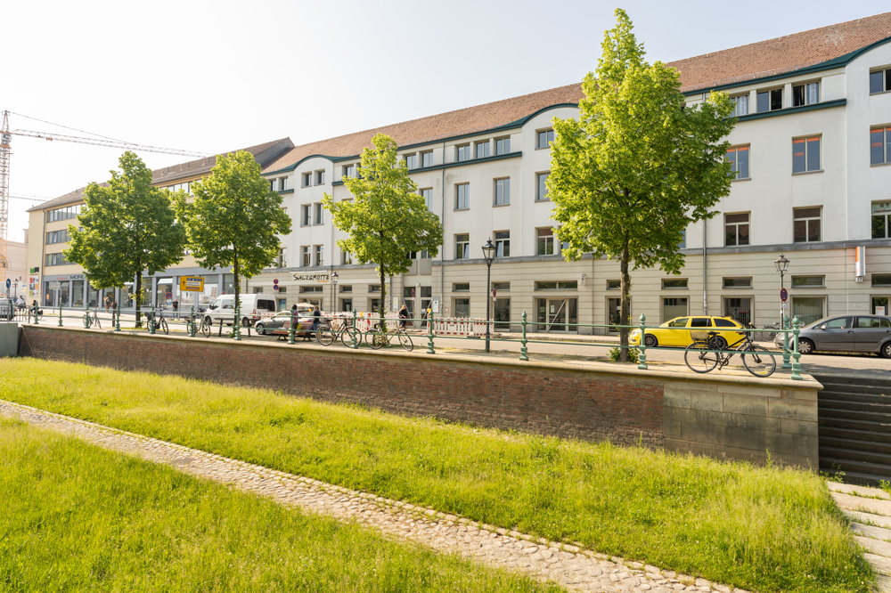 Gepflegte Büroeinheit mit optionaler Archivfläche