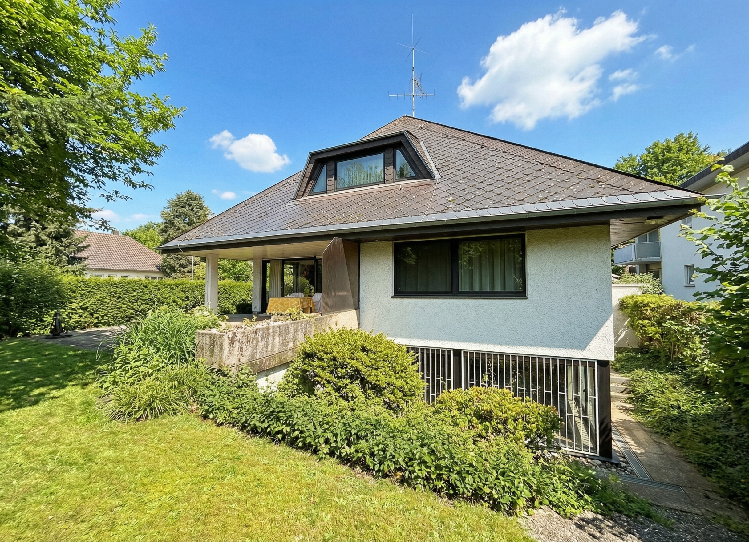 Repräsentative Stadtvilla am Schwanenteich mit viel Raum für eigene Visionen